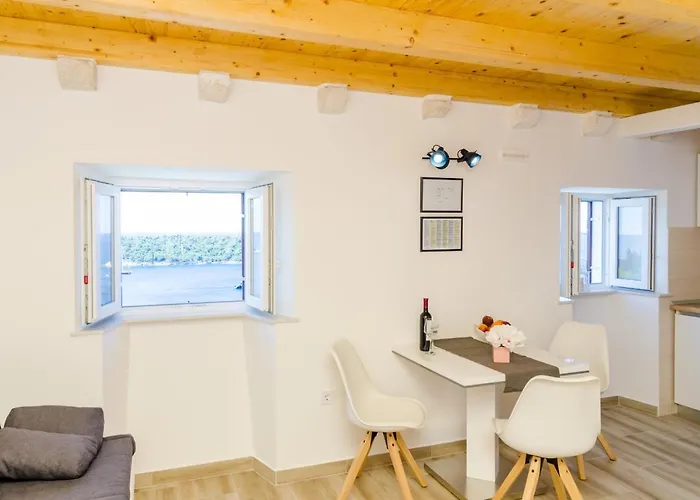 Shining Star Apartment *
