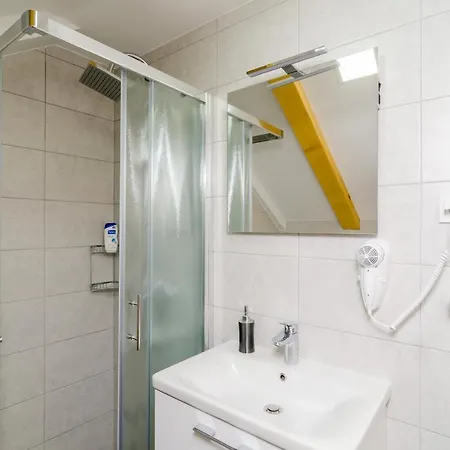 Shining Star Dubrovnik