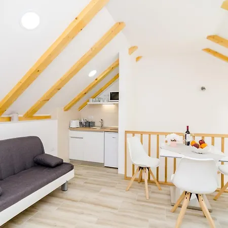 Shining Star Lejlighed