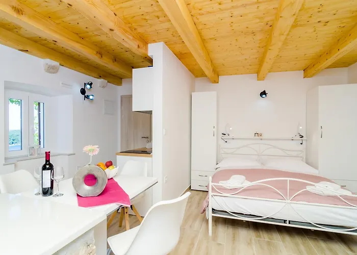 Shining Star * Ντουμπρόβνικ