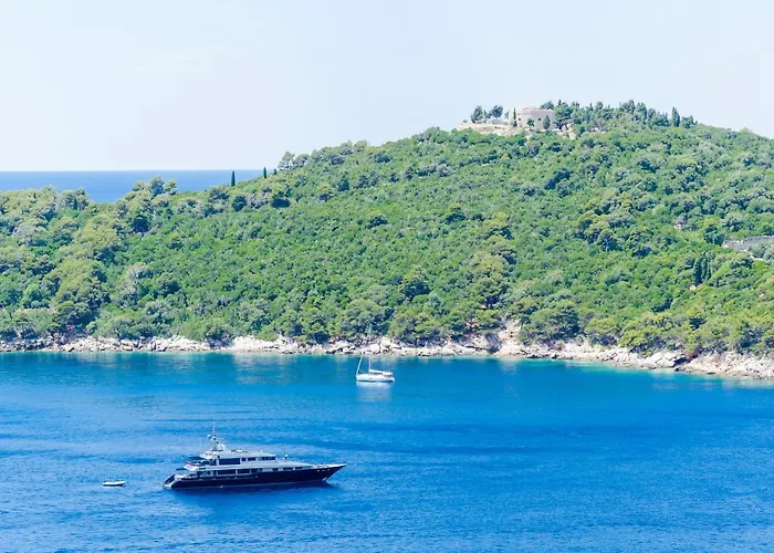 Shining Star Ντουμπρόβνικ